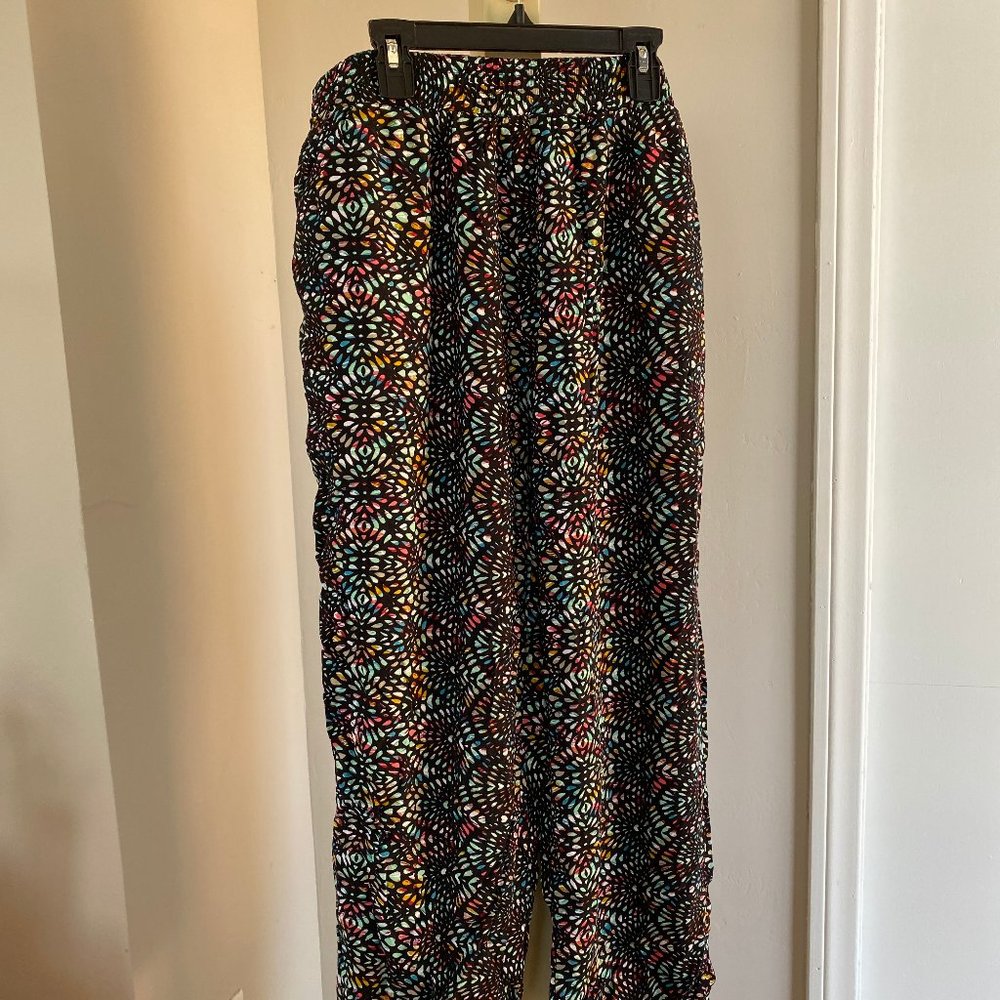 American Rag Entry Cie black relaxed capris with multicolor dots